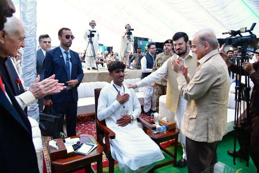 As a gesture of respect for meritocracy, Prime Minister Shehbaz Sharif offered his chair to a high-achiever of Buner University, who was also rewarded a laptop under the Prime Minister's Youth Laptop Scheme in Peshawar today.